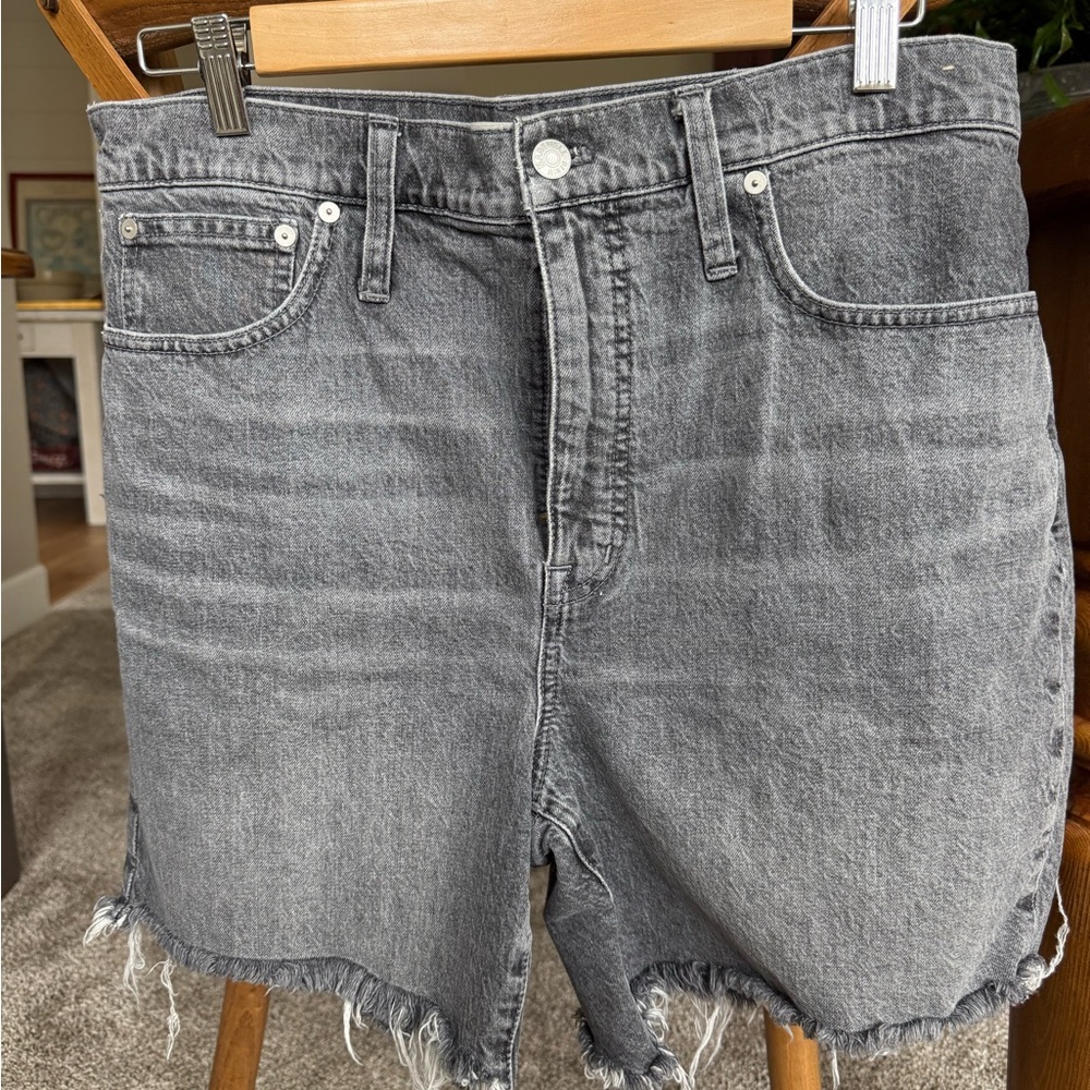 Madewell high rise denim mid-length shorts in Brayton wash size 31